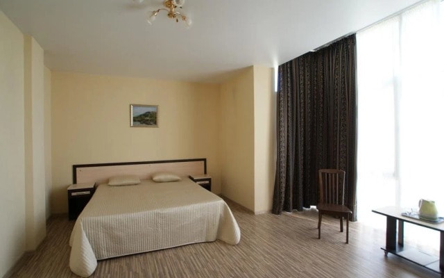 Lyubimyy Bereg Guesthouse