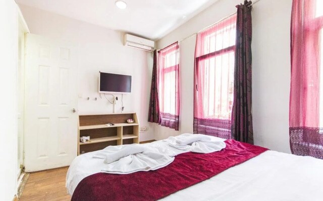 Roncalli Park Suites