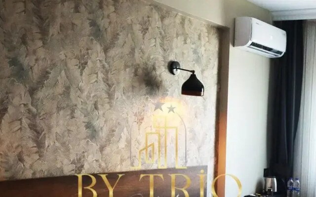 By Trio Hotel
