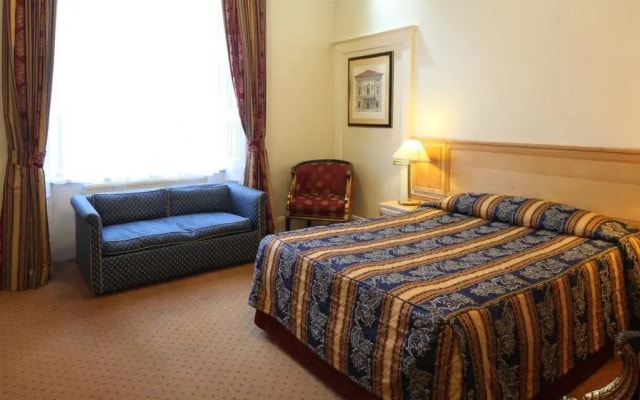 Lancaster Hotel