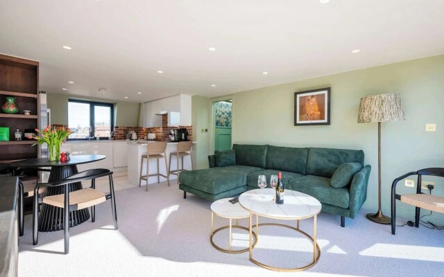 Maison De Brompton With 1 Bedrooms and 1 Bathrooms