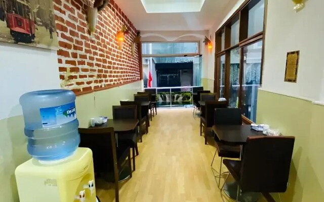 Taksi̇m Centre Hotel