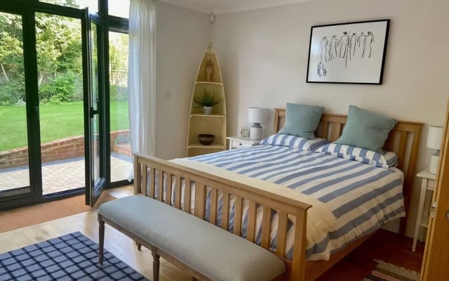 Lovely 1-bed Garden Apartment in London