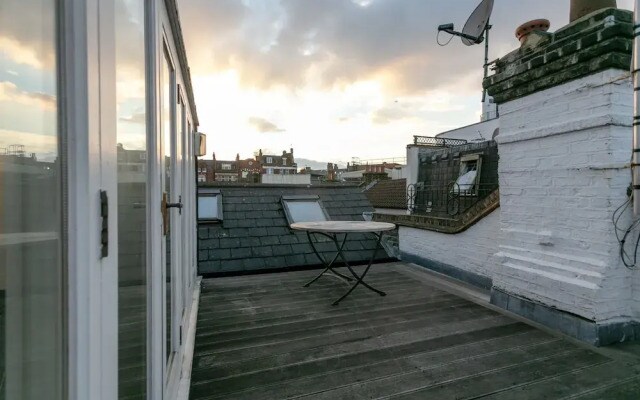 Home With Roof Terrace Hampstead Village
