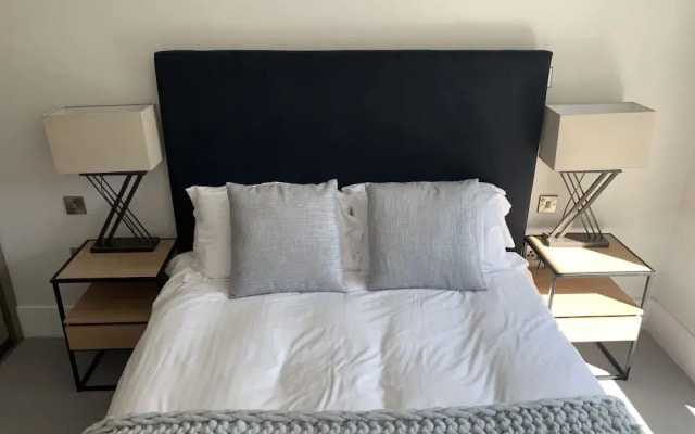Charles Hope Apartments Heathrow North
