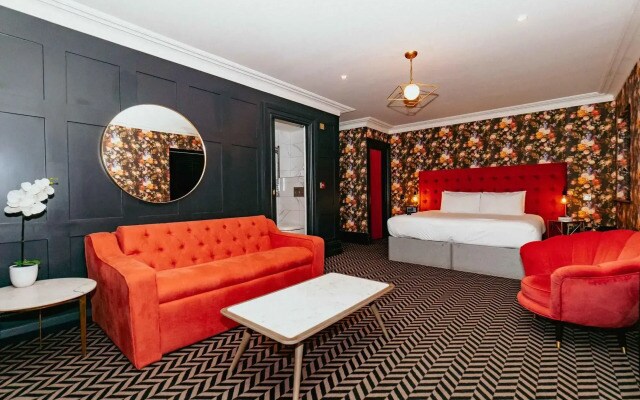 Lock & Key Hotel