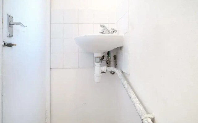 Sidney Street - Deluxe Guest Room