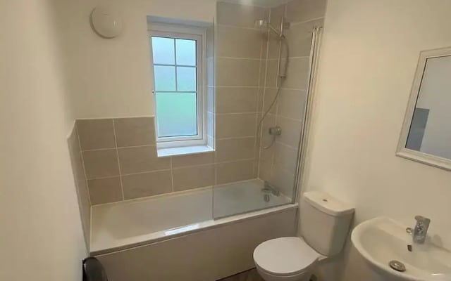Near Stadium - Free Parking - Sleeps 4
