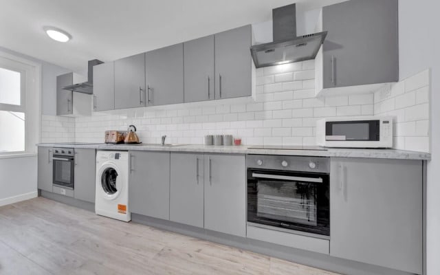 Lovely 1-bed Studio in West Drayton