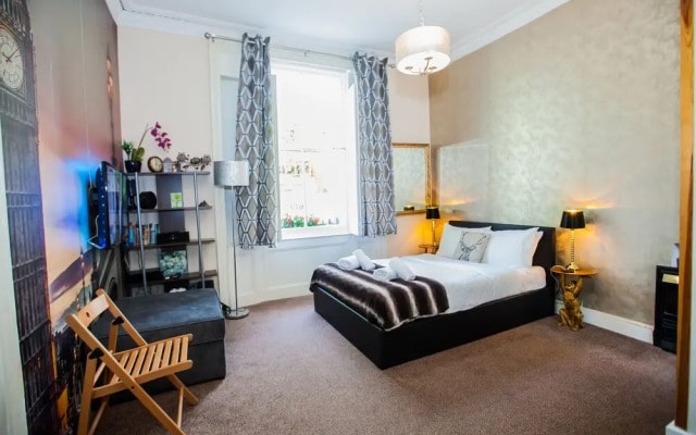 Pimlico Chic Suite