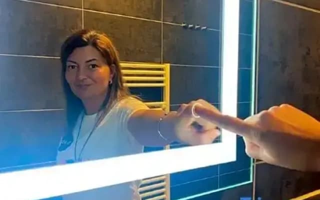 Space Night Capsule Hotel