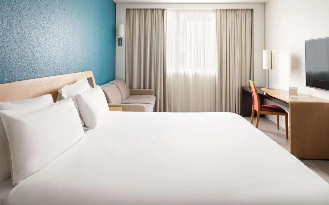Отель Novotel Barcelona Cornella