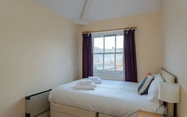Light and Clean 2bed Flat, Nearby Liverpool Street
