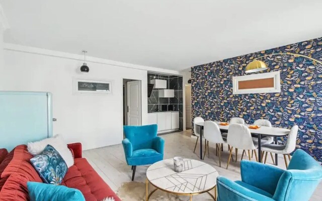 Exceptional Apartment With Terrace - La D Fense
