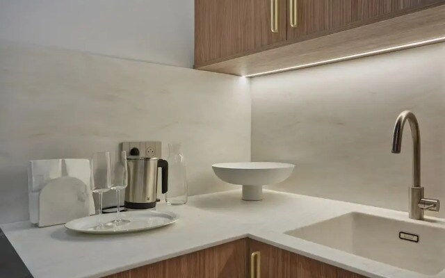Superb AC Apartment Roosevelt Saint Honore