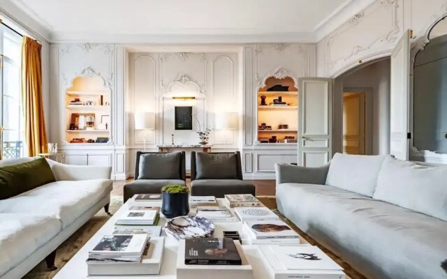 Luxury 3BR Flat Near the Champs Elys es