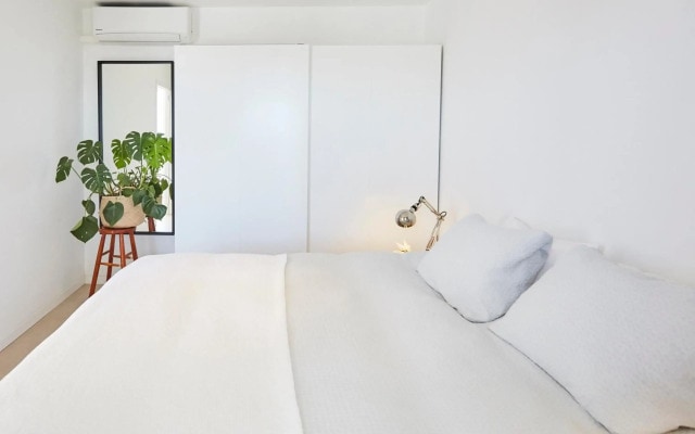 Sunny Beachfront Escape