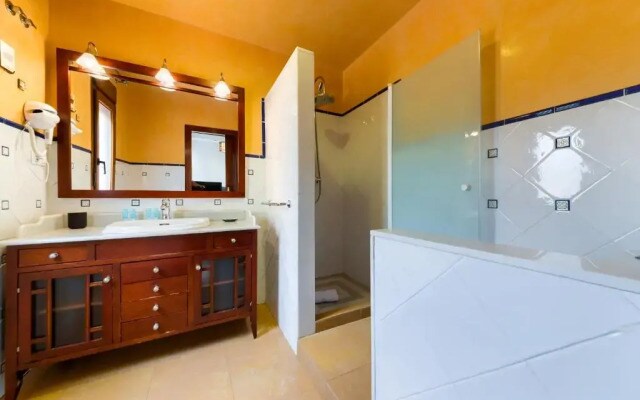 Holidays2Malaga Candado House pool & garden