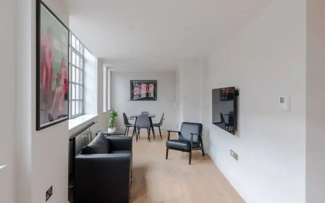 Dolls House - Farringdon - by Frankie Says