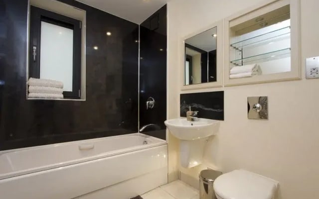 41 Millharbour by Crown Lawn