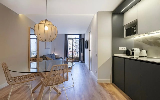 Happy Apartments