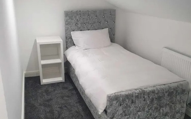 Fantastic New Room-4