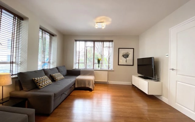 Apartment Next to Victoria Station