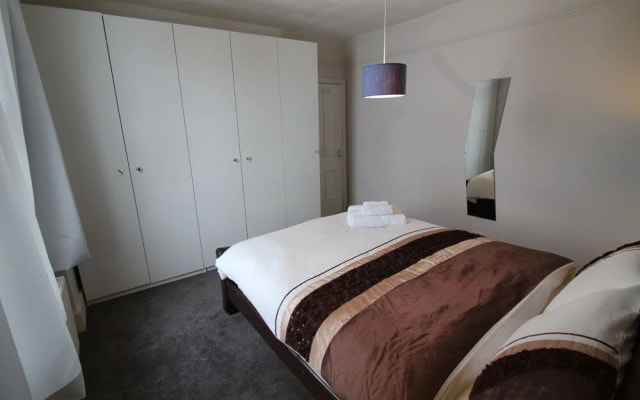 Kensington 3 Bed 2 Bath Apartment