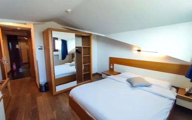 Shah Inn Hotel