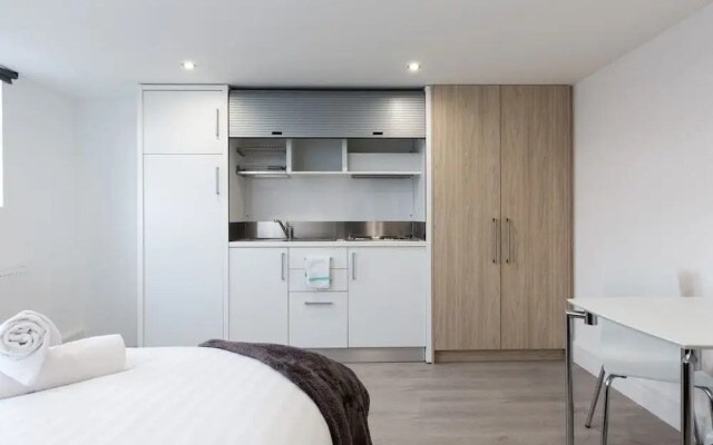 Bright Studio Flat - Camberwell! 3d