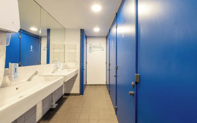 Ucpa Sport Station Hostel Paris
