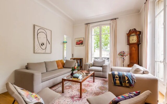 Sophisticated Home close to the Museums
