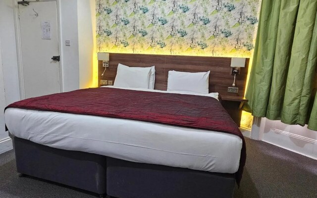 Chelsea House Hotel