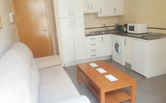 Stylish And Spacious 1 Bedroom Flat In Trendy Area