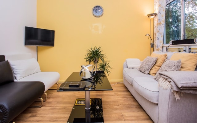 Maida Vale 1 Bedroom Apartment with a Balcony