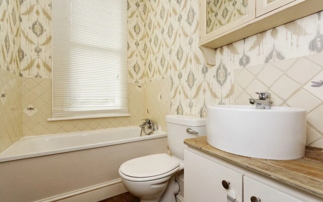 Albert Bridge Apartment