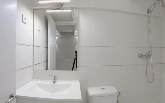 Duplex con cama de 135cm, A/C. WiFi metro Plaza Eiptica