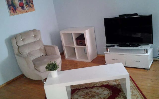 Aretias Suit Home