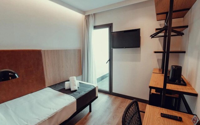 Hotel Transit