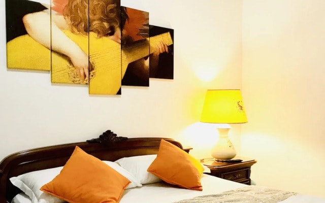 4 Bed-sleeps 8-central Rome-5 Min to Colosseum