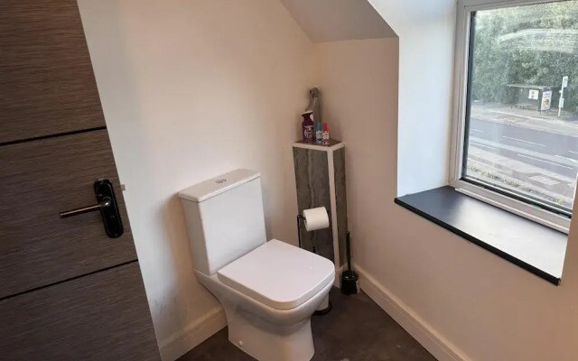 City Apartment Sleeps 5 With Parking