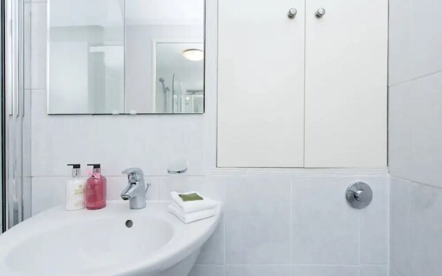 Luxurious 1BR Flat Near Tower Bridge