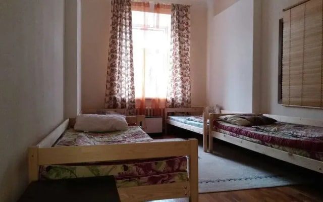 Hostel 812