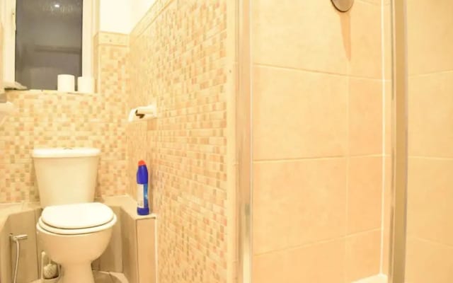 4 Bedroom Apartment in Kilburn With Private Balcony