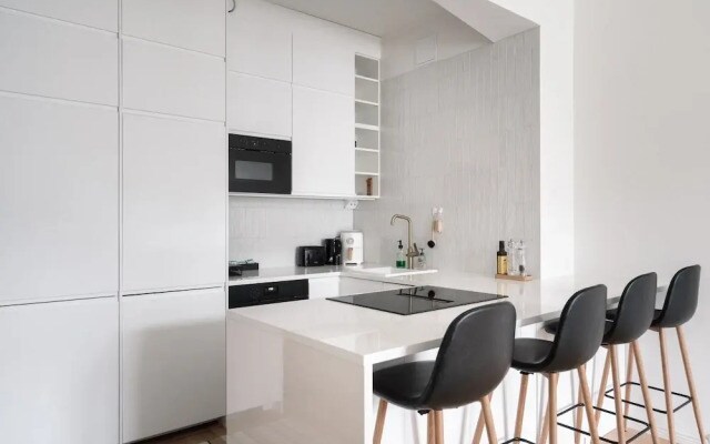Modern Top-Floor Apt. in Helsinki