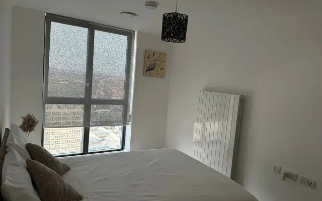 Immaculate 2-bed Apartment in East London