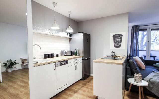 Powisle Riverside Apartment