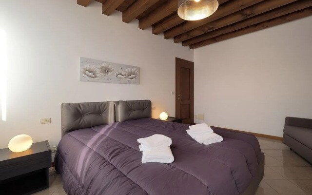 Venetian Style 2