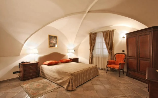 Chateau 9