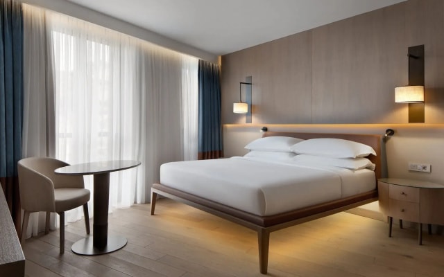 Отель Sheraton Istanbul City Center